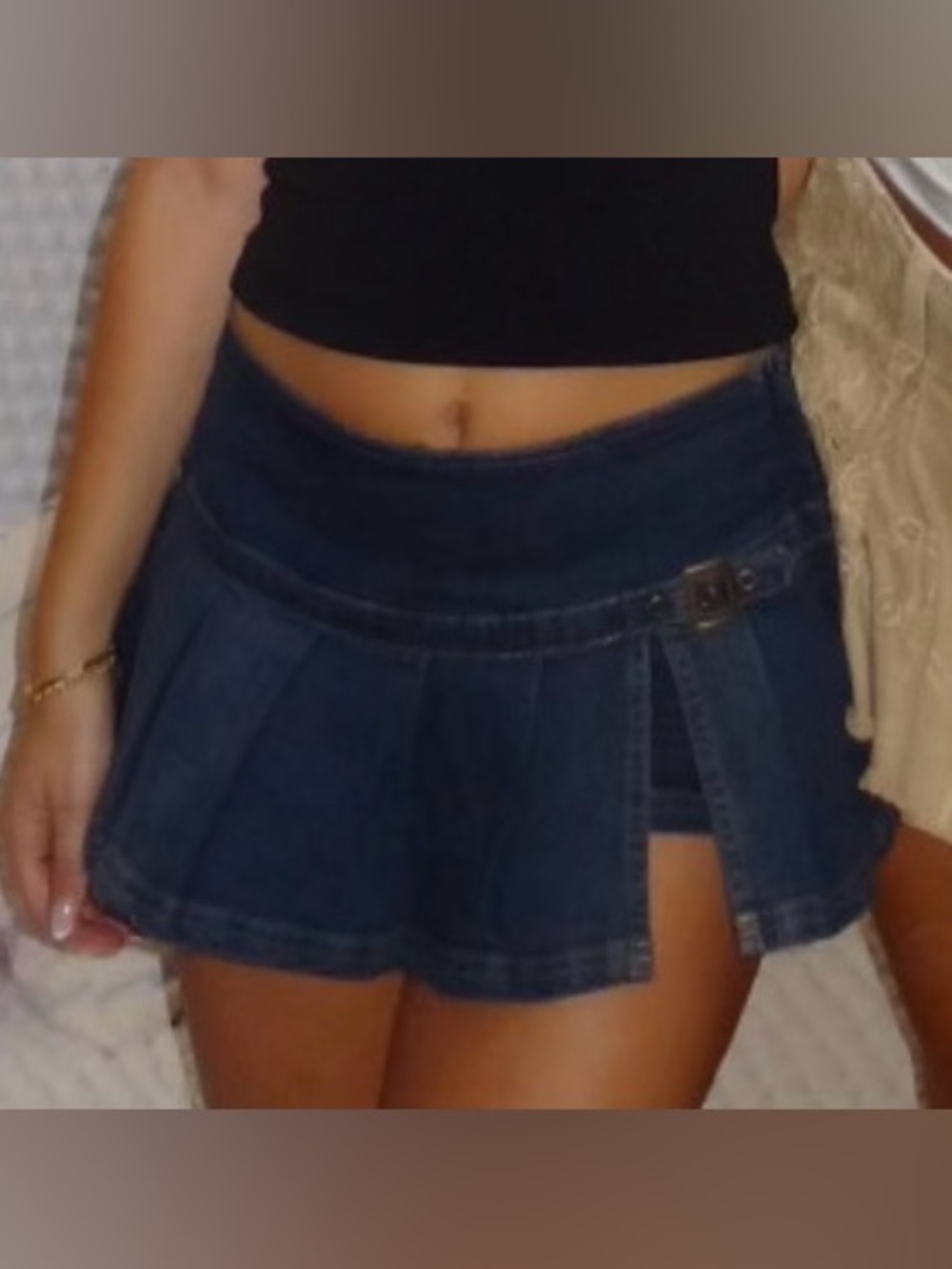 Urban Outfitters dark-wash denim pleated skort - Picture 3 of 3